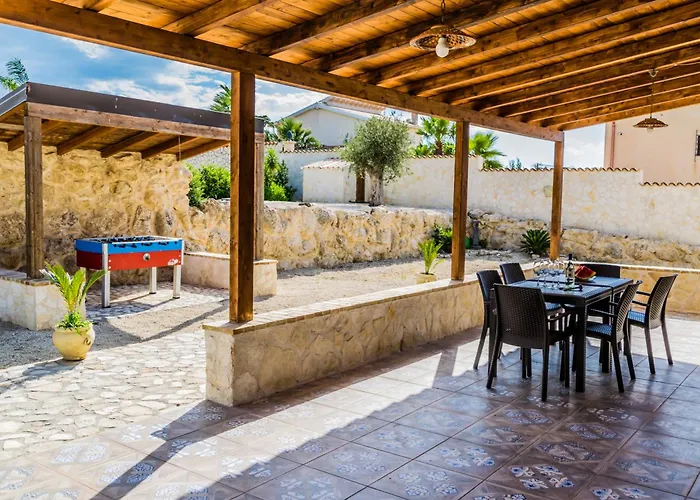 Semesterbostad Big *